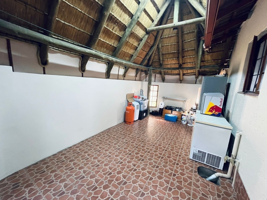 4 Bedroom Property for Sale in Oos Einde North West